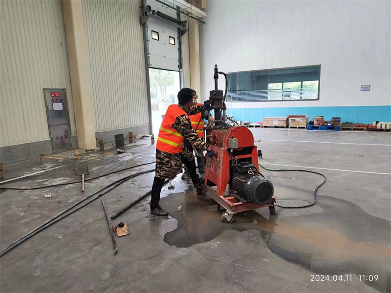 峨山厂房地面下沉塌陷注浆加固施工